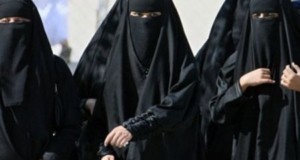 Usar niqab é um ato de adoração ou uma questão cultural?