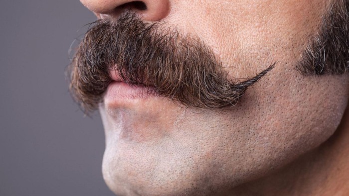 O muçulmano pode deixar o bigode crescer?