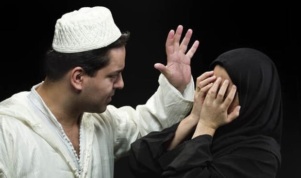 O versículo do Alcorão que manda o Marido bater na Esposa: É verdade?