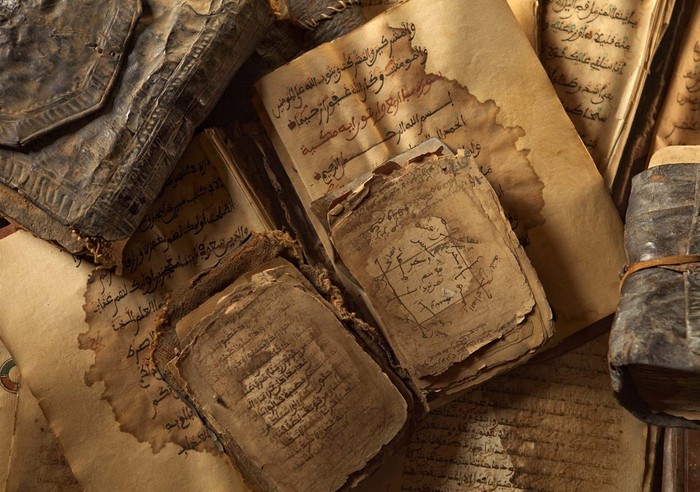 Qual é a postura de Ibn Al-Jawzi em relação ao sufismo e por que ele escreveu Talbis Iblis?
