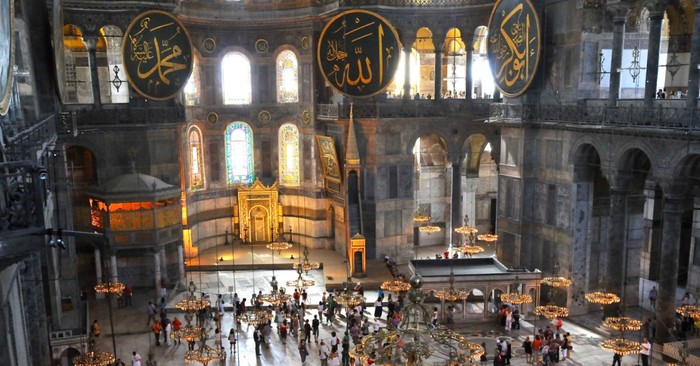 Tribunal adia decisão de transformar Hagia Sophia em mesquita