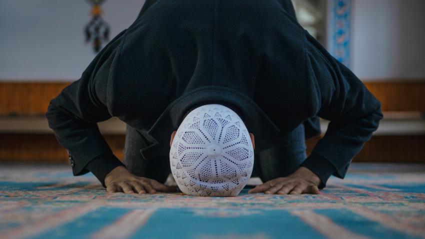 Precisamos praticar a religião, sim, porém com moderação